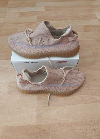 Adidas yeezy 44 no