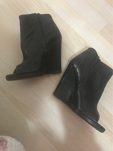 37 Beden Zara bot