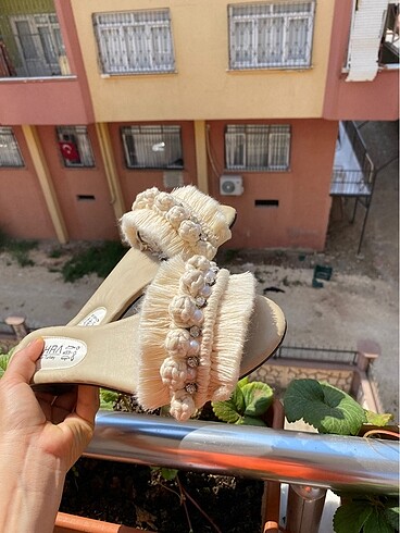 39 Beden Taşlı terlik
