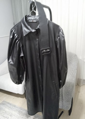 Kemerli, balon Kollu Siyah Deri mini elbise - Görsel 2