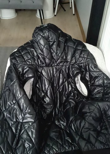 Siyah Kapitone Fermuarlı Kolsuz unisexYelek - Görsel 3