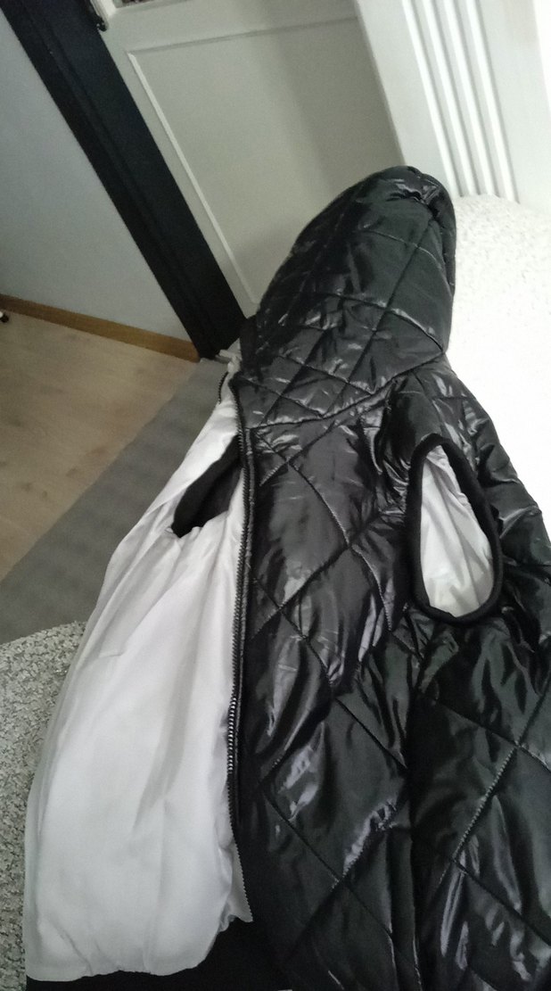 Siyah Kapitone Fermuarlı Kolsuz unisexYelek - Görsel 4