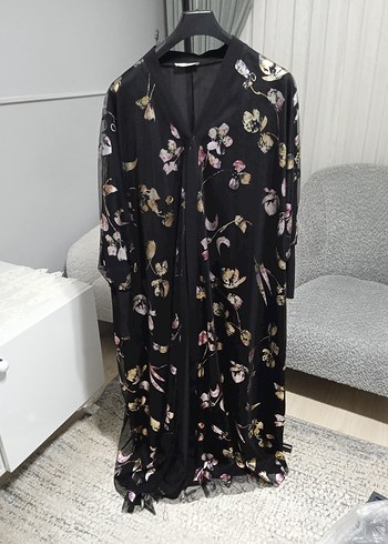 Uzun Siyah Çiçek Desenli Bohem abaya - Görsel 2