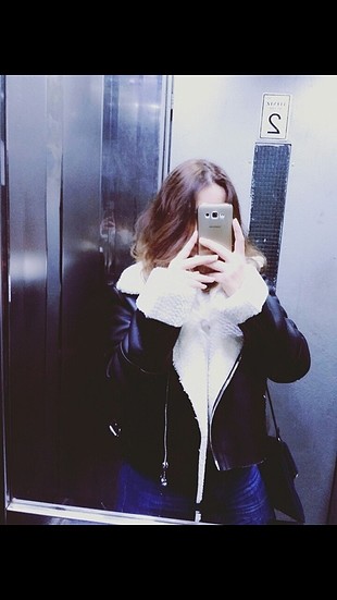 m Beden 2 3 kere giyilmistir büyük olduğu için satılıyor