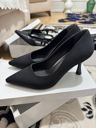 Diğer Siyah stiletto