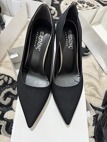 Siyah stiletto