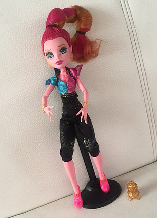 diğer Beden Monster High Gigi 