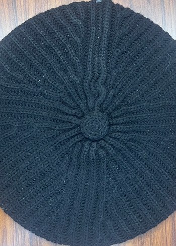 Ressam Model Siyah Simli Yün Bere - Görsel 2