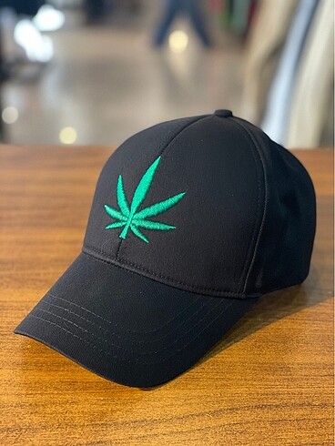 Siyah Mariuana Nakışlı Cap Şapka