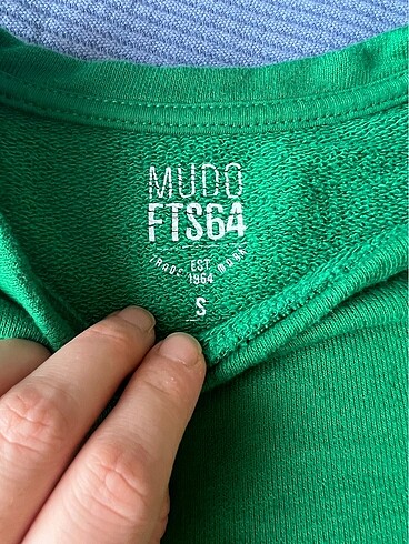 s Beden 4 adet Mudo crop sweatshirt