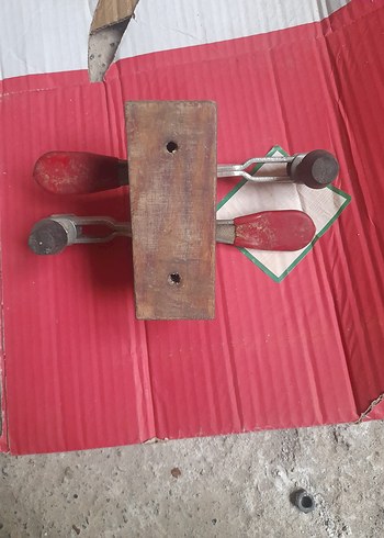 Kırmızı Dikiş Makinesi Kolu - Görsel 3