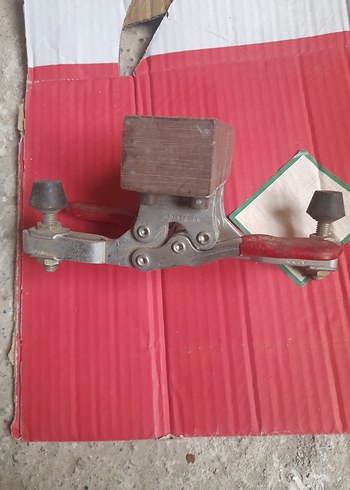 Kırmızı Dikiş Makinesi Kolu - Görsel 4