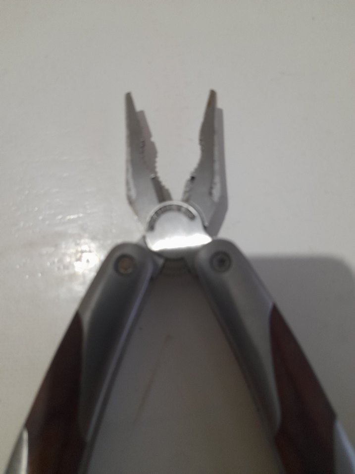 Çok Fonksiyonlu Ahşap Saplı Pense - Görsel 3