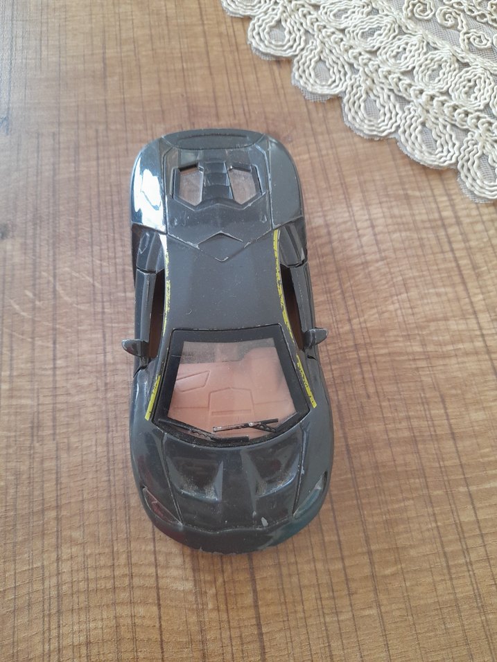 Koyu Siyah Kapı Açılır Oyuncak Araba - Görsel 3