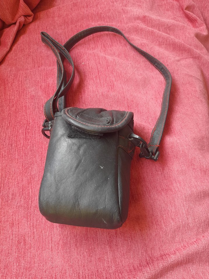 Siyah Kamera Kılıfı ve Askısı - Görsel 3