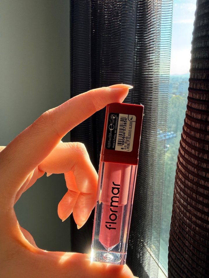 Kiss Me More Kırmızı Ruj - Görsel 2