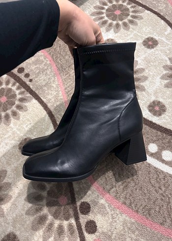 Stradivarius topuklu bot - Görsel 4