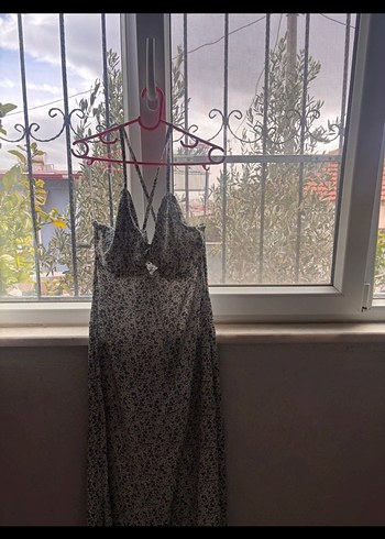 Zara saten çiçekli midi elbise - Görsel 2