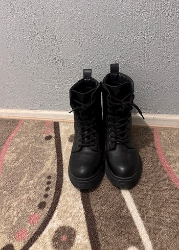 Siyah bot - Görsel 6