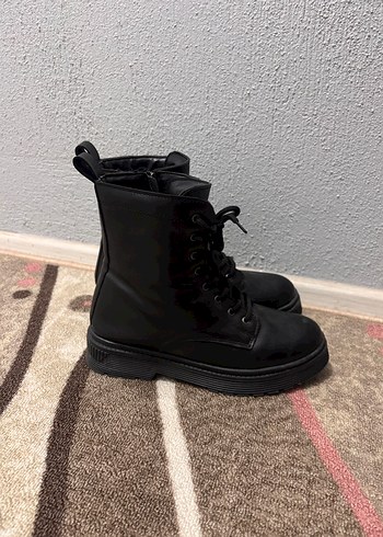 Siyah bot - Görsel 7