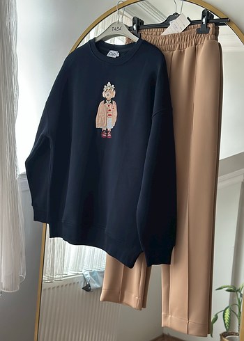 Nakışlı taşlı sweat - Görsel 3