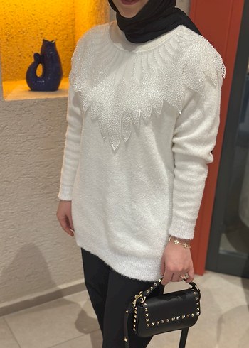 Angora işlemeli tasarım kazak - Görsel 2