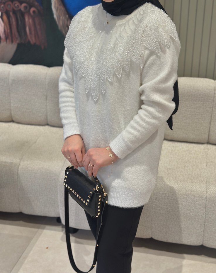 Angora işlemeli tasarım kazak - Görsel 3