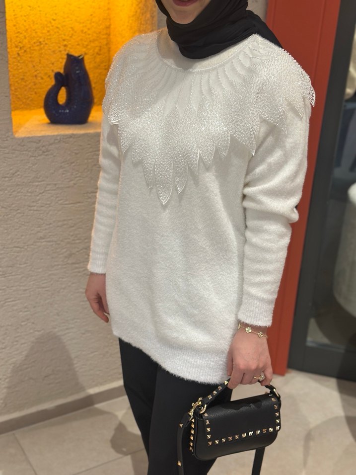 Angora işlemeli tasarım kazak - Görsel 2