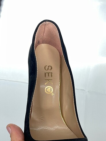 35 Beden siyah Renk PreLoved Stiletto %70 İndirimli.