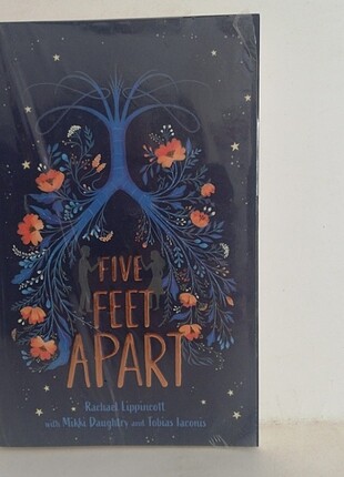 Five Feet Apart, Rachael Lippincott with Mikki Daughtry and Tobi