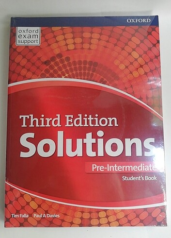 Solutions Pre Intermediate CD li 3rd