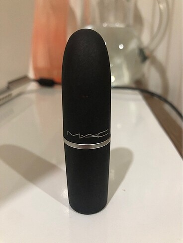 Beden Mac Powder Kiss ruj my tweedy