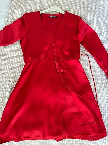 Zara saten kırmızı elbise