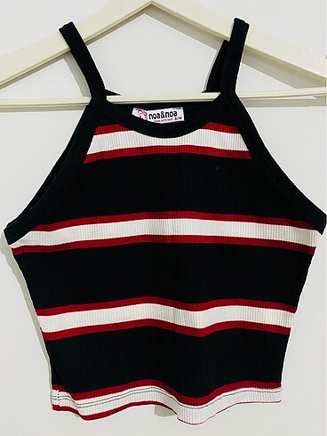 Pull and Bear Crop top