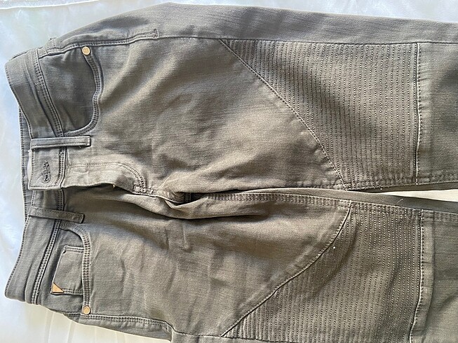 Fermuar detaylı pantolon
