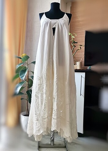 H&M Nakışlı Güpürlü uzun elbise
