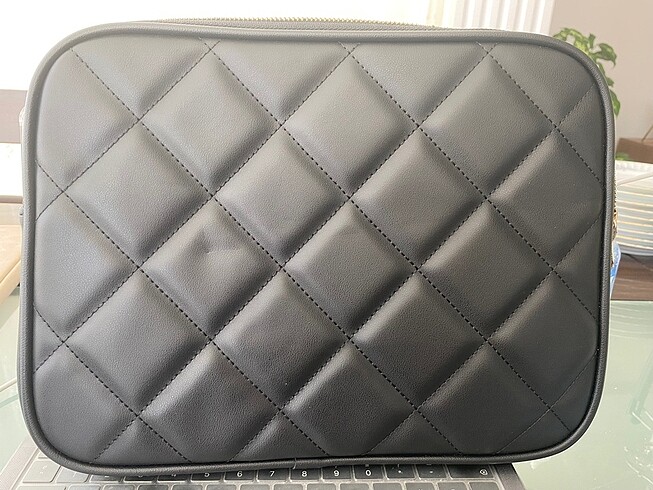 Diğer Siyah deri laptop kılıfı
