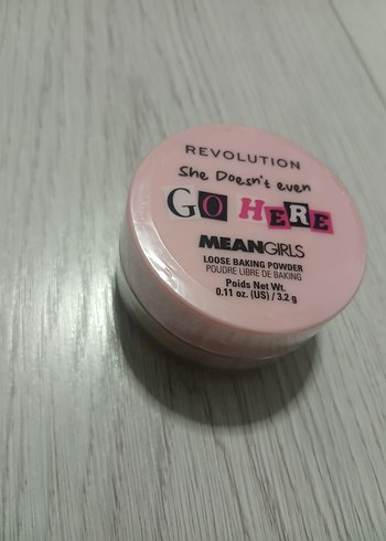 Revolution Mean Girl Pembe toz pudra
