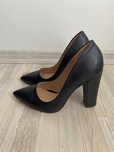 Siyah Stiletto