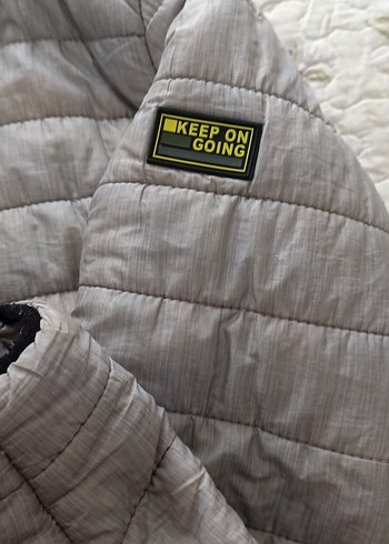 Gri Kapüşonlu erkek çocuk  Mont - Görsel 3