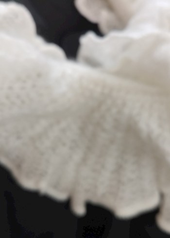 Fırfırlı Beyaz Kadın Örgü Şal - Görsel 4