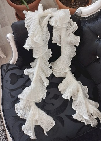 Fırfırlı Beyaz Kadın Örgü Şal - Görsel 2