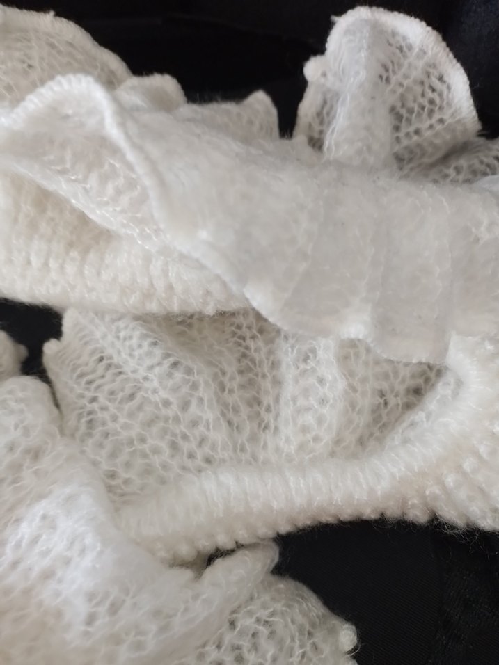 Fırfırlı Beyaz Kadın Örgü Şal - Görsel 3