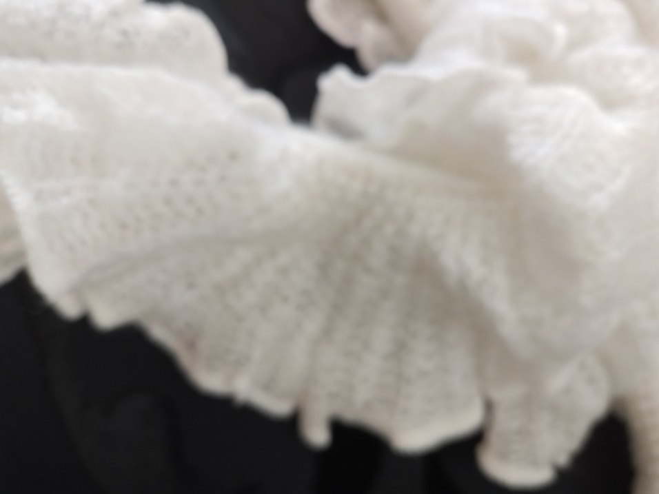 Fırfırlı Beyaz Kadın Örgü Şal - Görsel 4