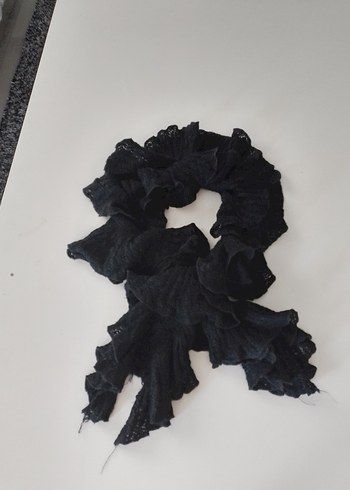 Fırfırlı Siyah triko Gotik Şal - Görsel 6