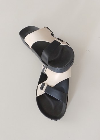 Bej Siyah Tokalı Minimalist Terlik - Görsel 4