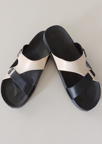 Bej Siyah Tokalı Minimalist Terlik - Görsel 5