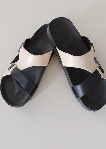 Bej Siyah Tokalı Minimalist Terlik - Görsel 6