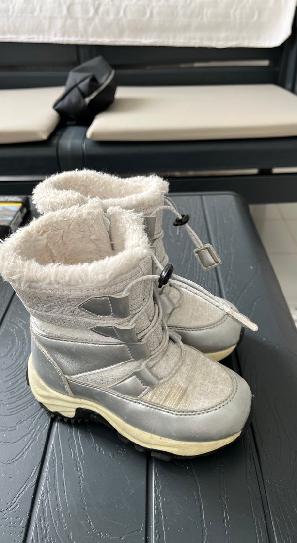 Kız Çocuk Gri Kemerli Polar Bot - Görsel 3