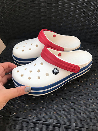 37 Beden beyaz Renk Crocs beyaz